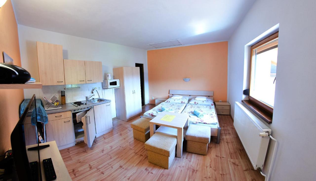 Vila Rhea Važec Exterior foto