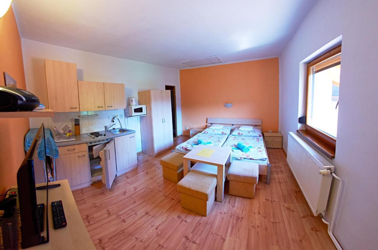 Vila Rhea Važec Exterior foto