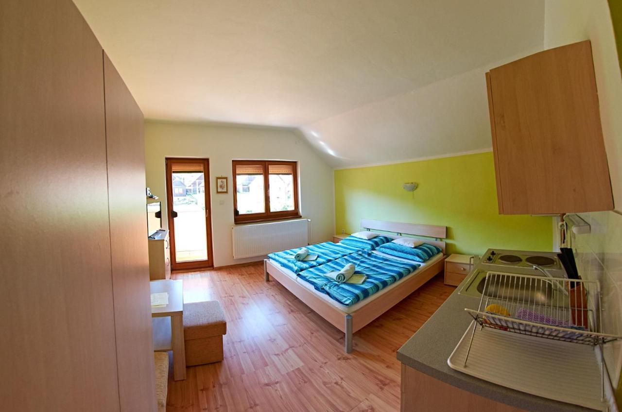 Vila Rhea Važec Exterior foto